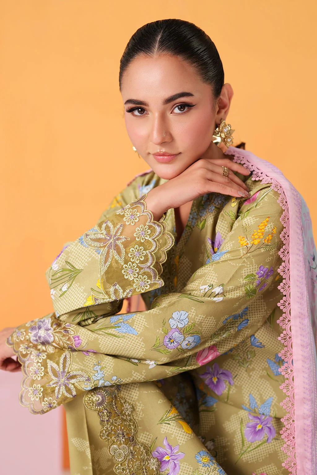 Zari- Lawn Digital Printed Suit -3PC